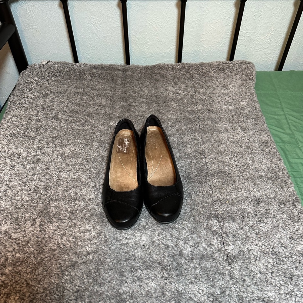 Clarks Women's Rosalyn Belle Black Pump Size 8.5W - Picture 9 of 10